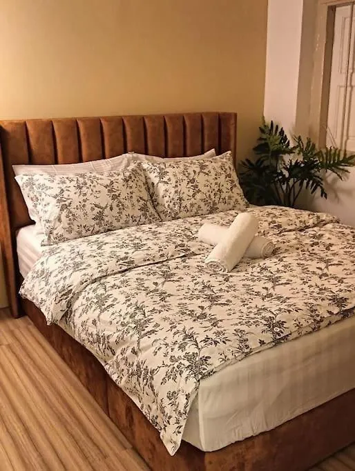 New! 9 Pax Georgetown Heritage Pre-War House 3Br ג'ורג' טאון